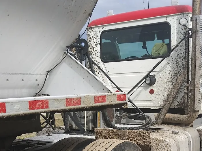 Tanker trailer and tractor unit washed on site